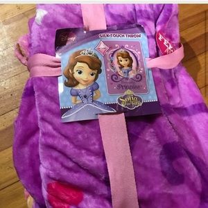 Sofia the first  blanket, never used  45 x 60